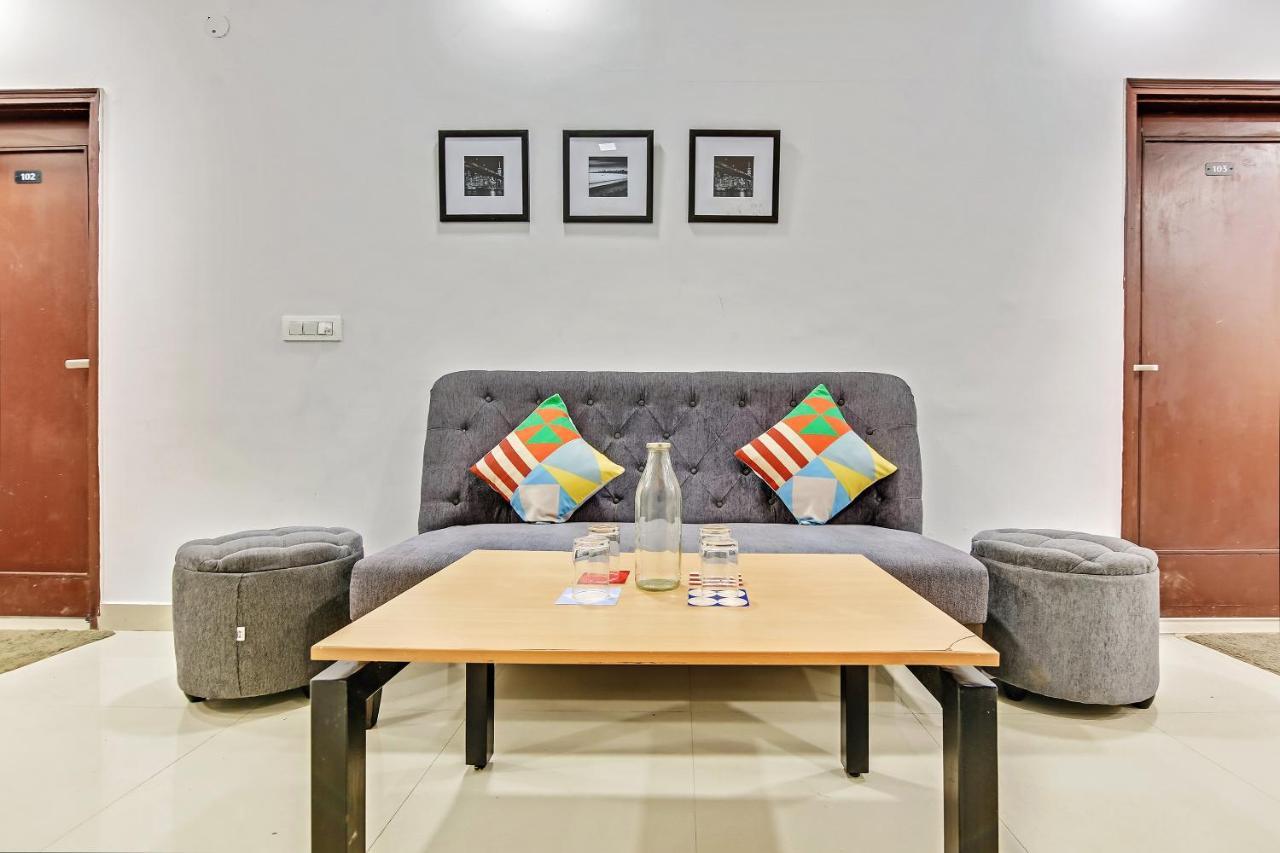 Oyo Home 64106 Comfortable Stay New Delhi Exteriör bild