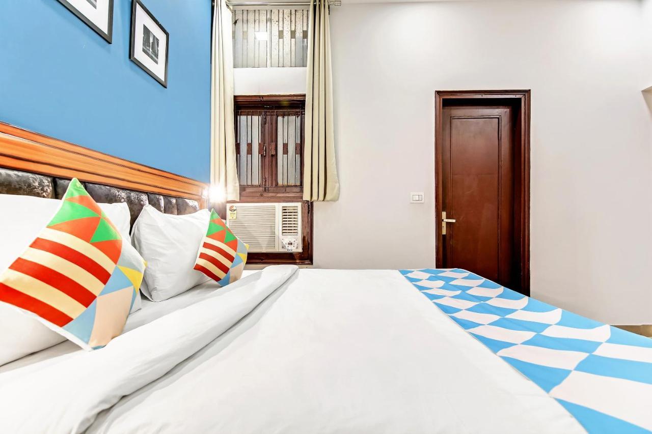 Oyo Home 64106 Comfortable Stay New Delhi Exteriör bild