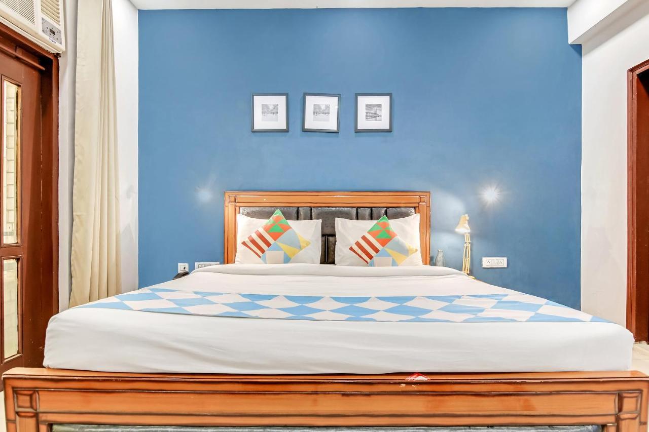 Oyo Home 64106 Comfortable Stay New Delhi Exteriör bild