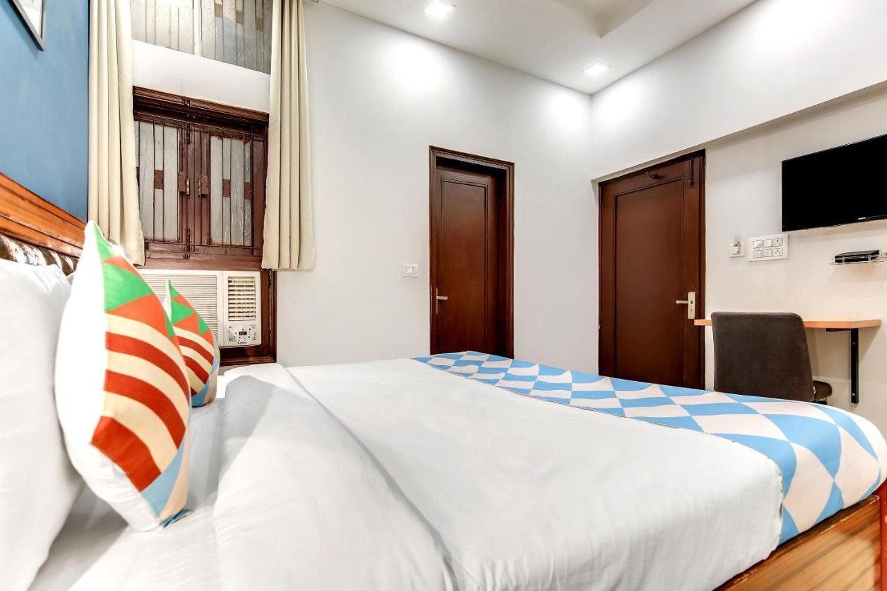 Oyo Home 64106 Comfortable Stay New Delhi Exteriör bild