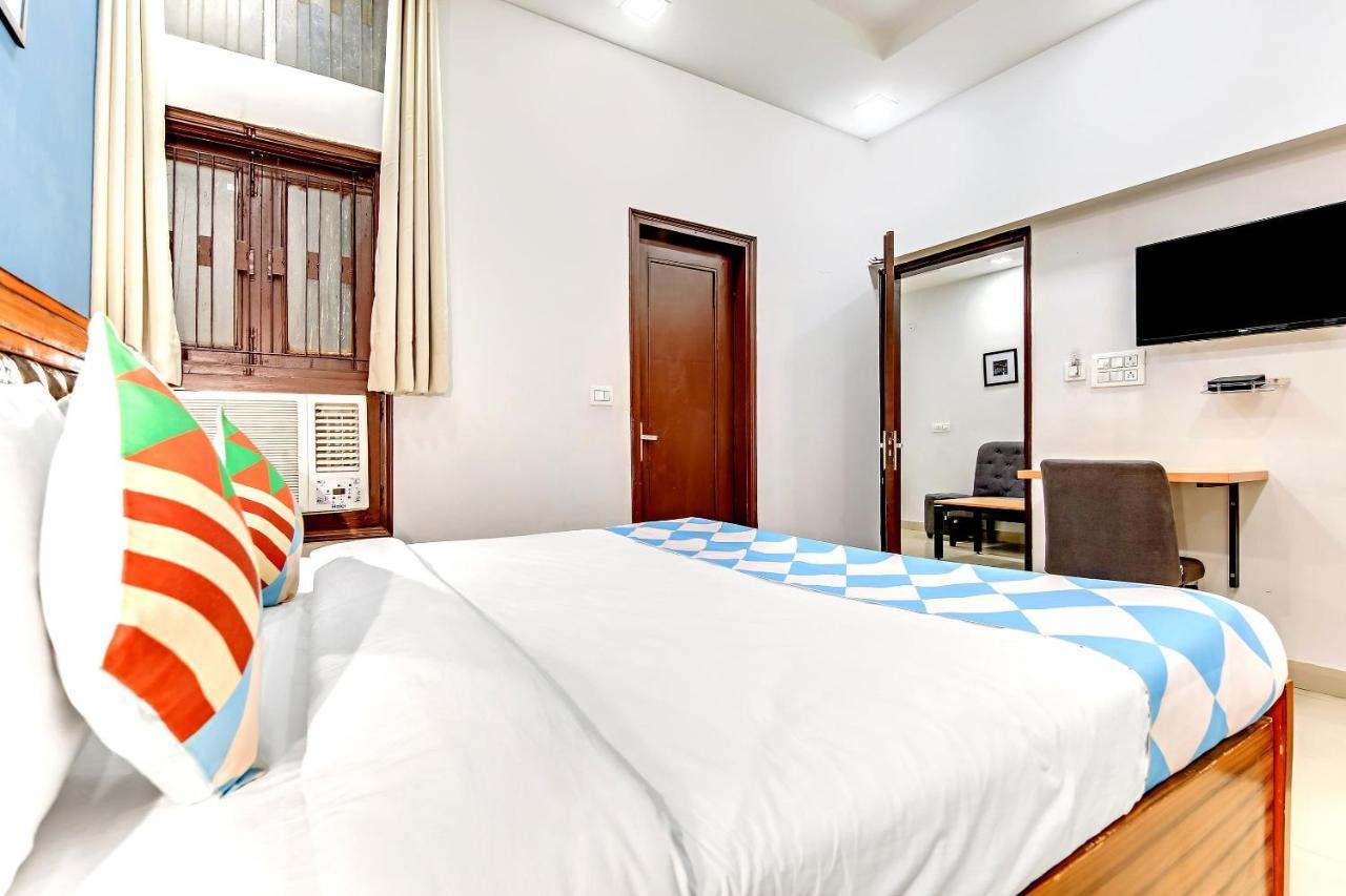 Oyo Home 64106 Comfortable Stay New Delhi Exteriör bild