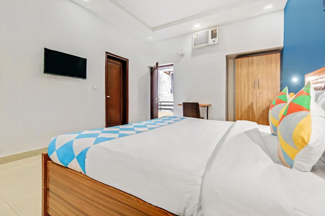 Oyo Home 64106 Comfortable Stay New Delhi Exteriör bild