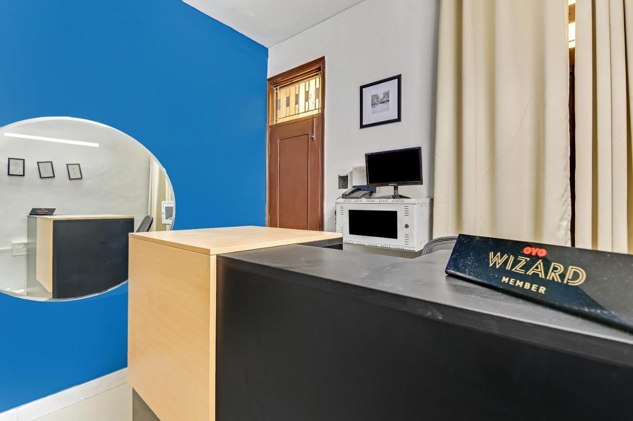 Oyo Home 64106 Comfortable Stay New Delhi Exteriör bild