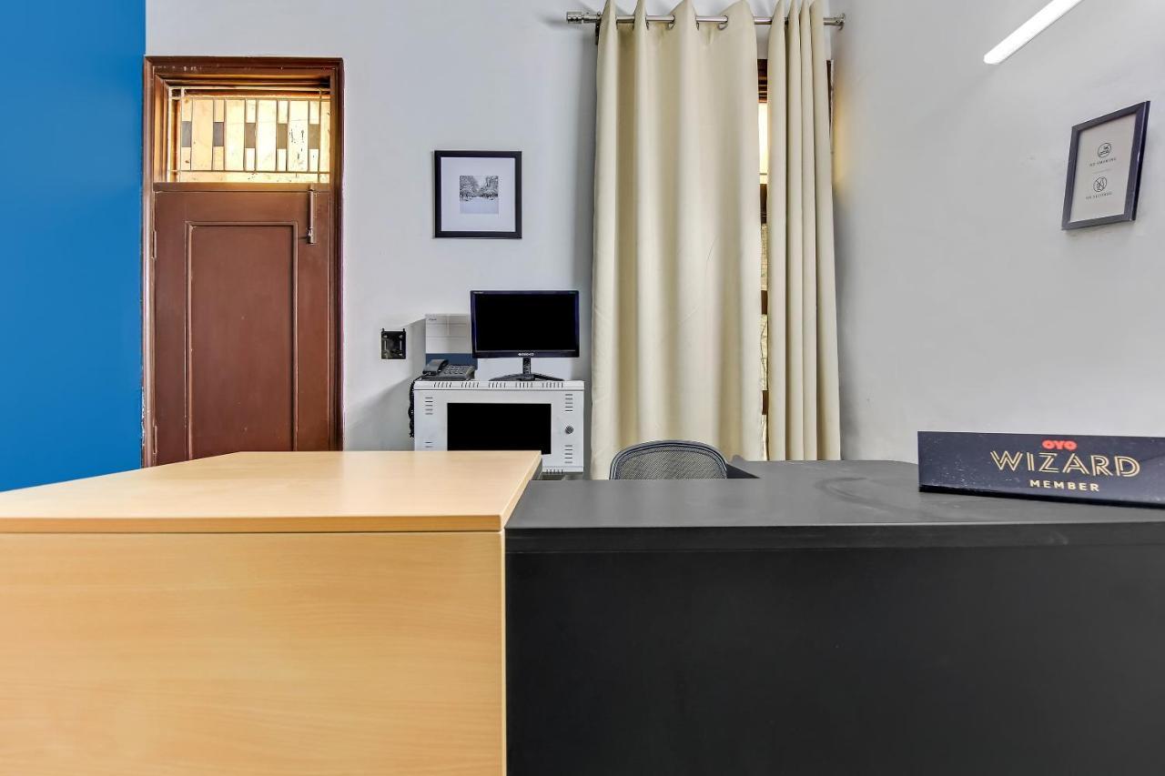 Oyo Home 64106 Comfortable Stay New Delhi Exteriör bild