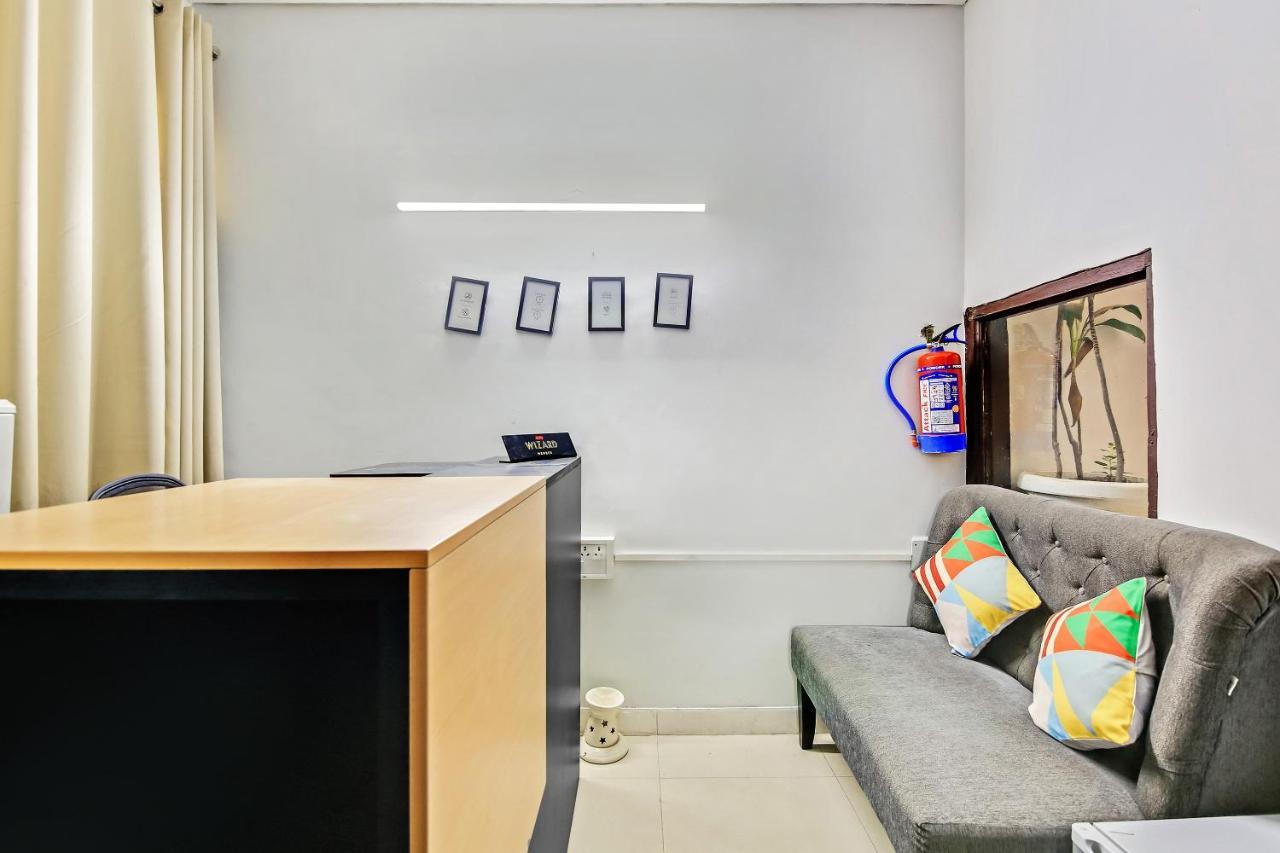 Oyo Home 64106 Comfortable Stay New Delhi Exteriör bild